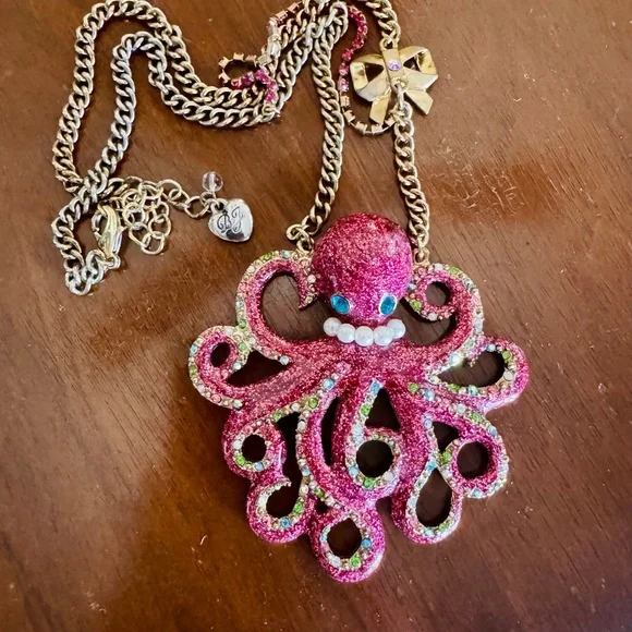 Betsey Johnson Fuchsia and Gold Octopus Necklace - Picture 7 of 8